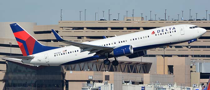 Delta Boeing 737-932 N811DZ, Phoenix Sky Harbor, January 29, 2016